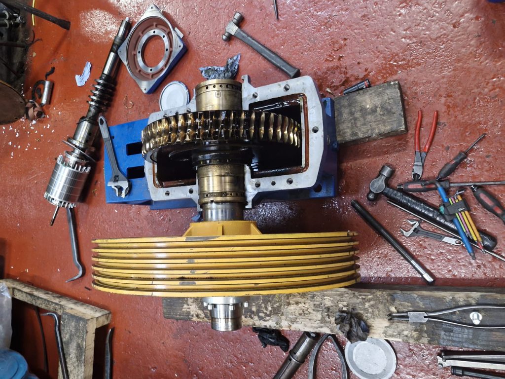 Gearbox Service Picture Repair View